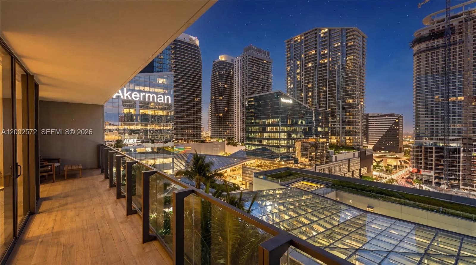 68 SE 6th St # 1106, Miami FL 33131