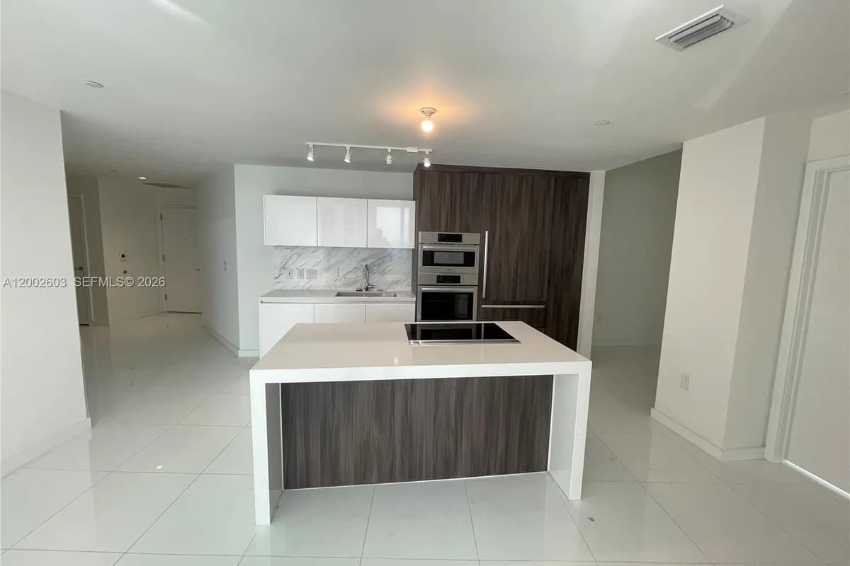851 NE 1st Ave # 3103, Miami FL 33132