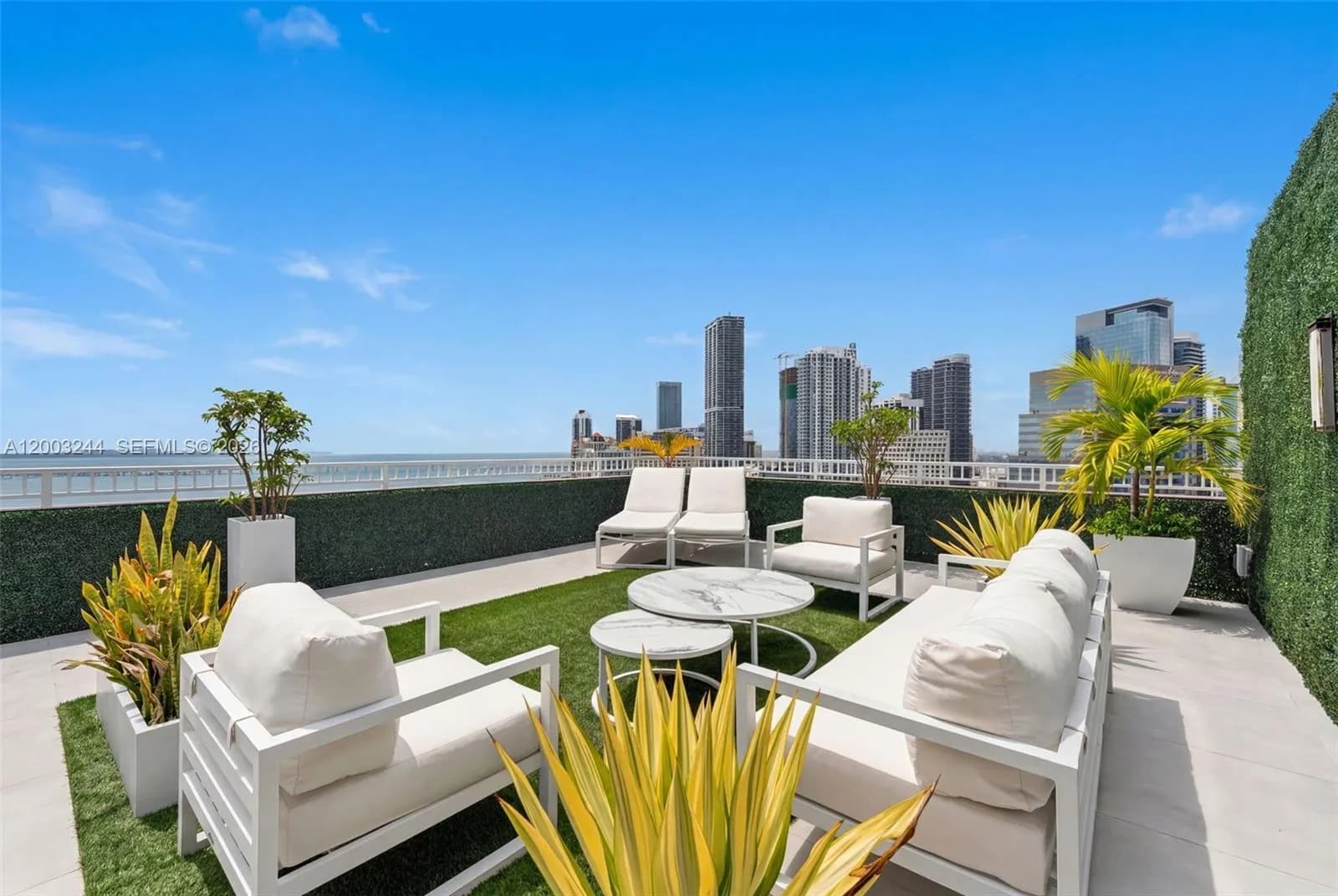 801 Brickell Key Blvd, Miami FL 33131