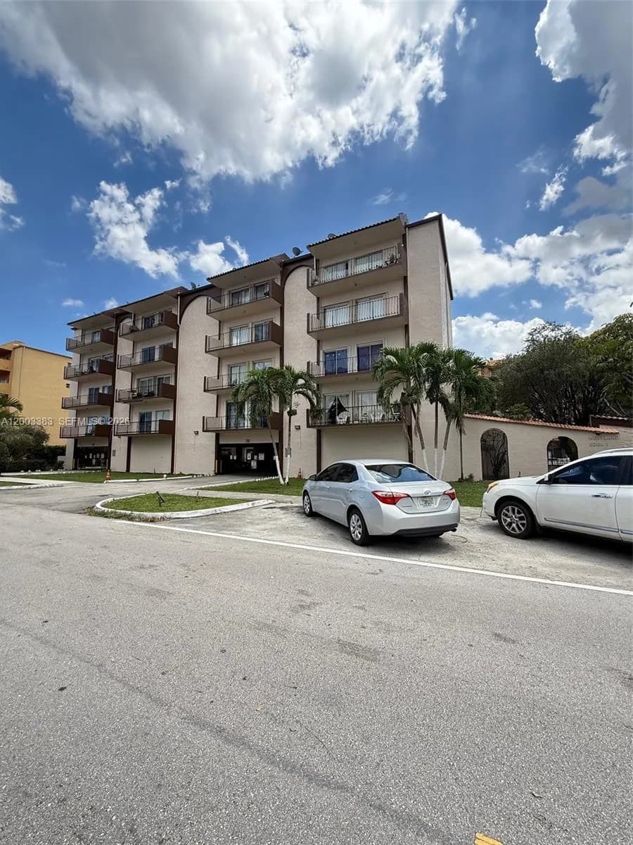 1950 W 54th St # 115, Hialeah FL 33012