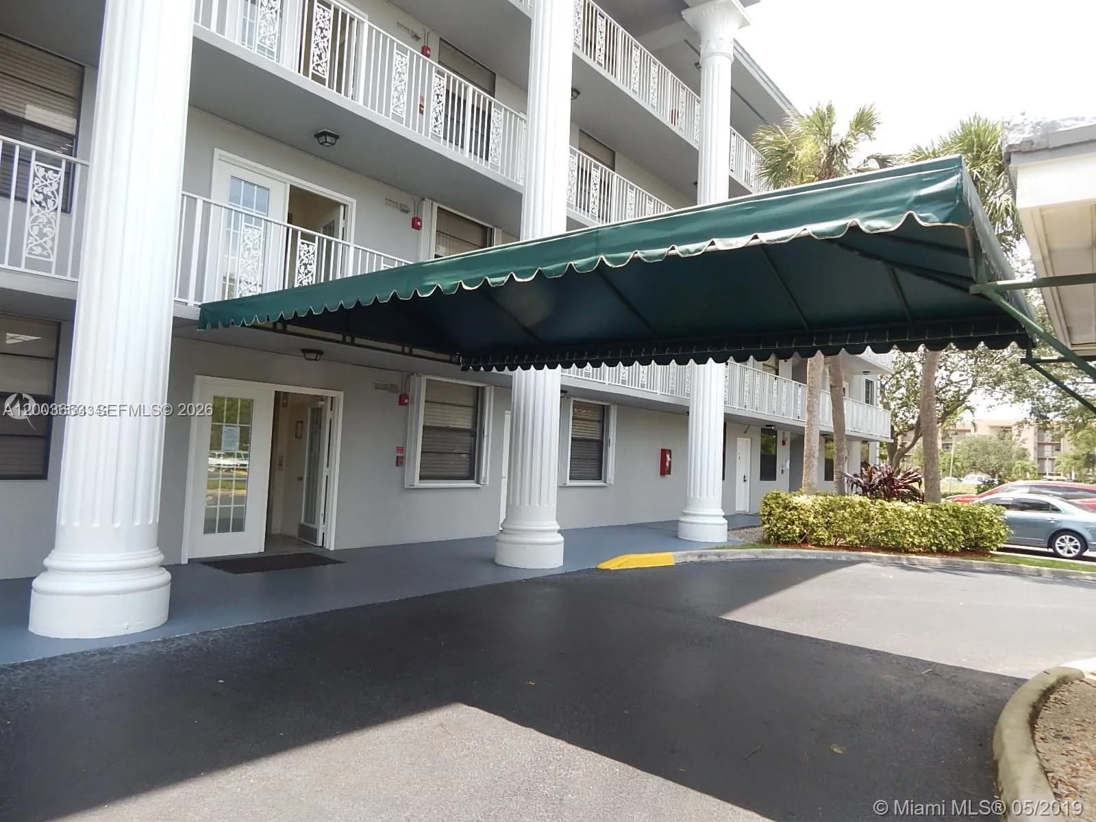 1701 Whitehall Dr # 403, Davie FL 33324