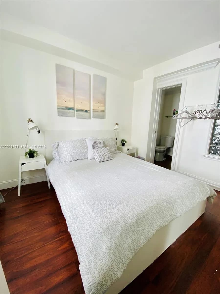 1 bedroom 1 bath for sale at 335 Ocean Dr # 228, Miami Beach FL 33139