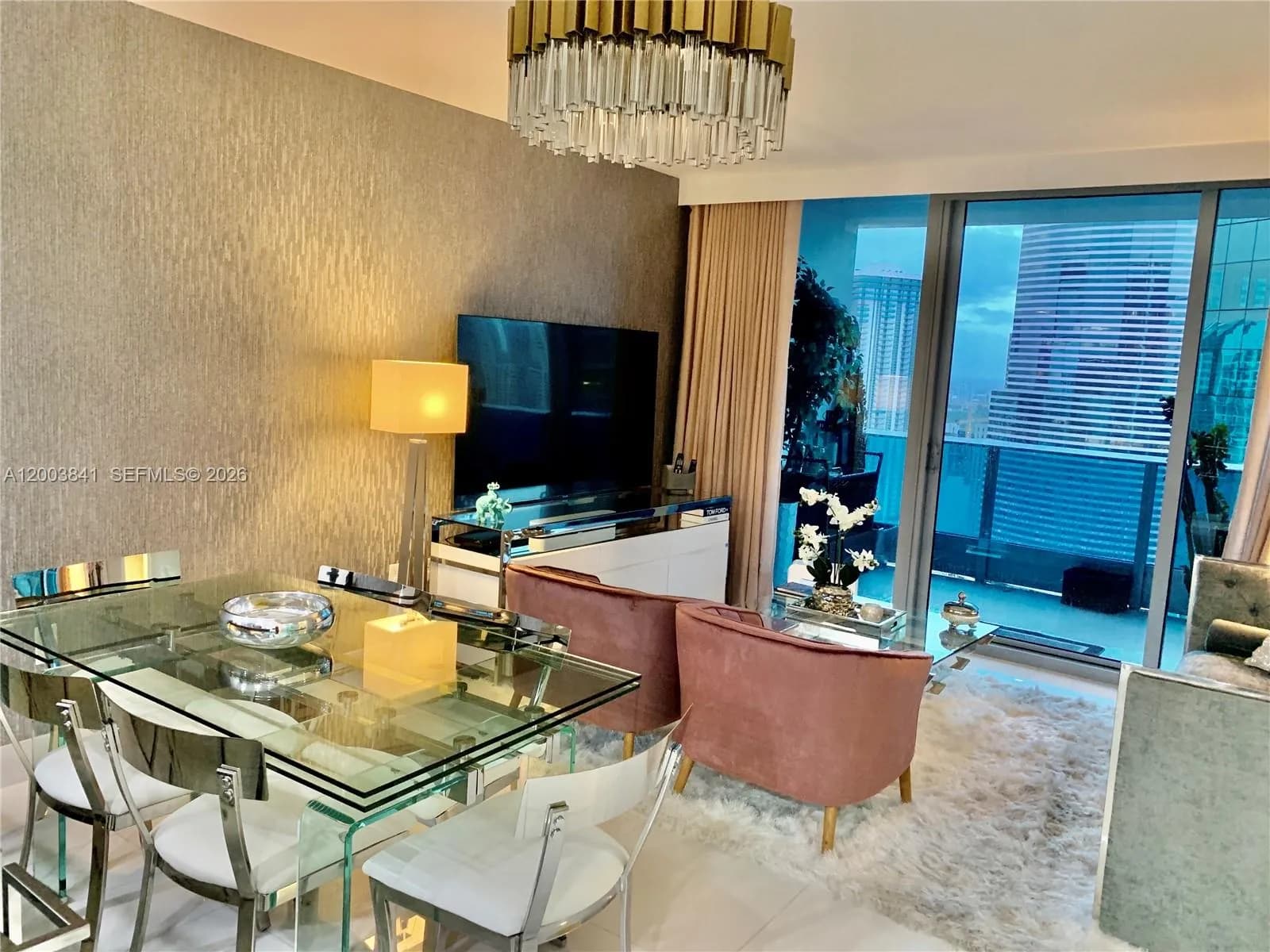 1 bedroom 1 bath for sale at 200 Biscayne Boulevard Way # 4011, Miami FL 33131