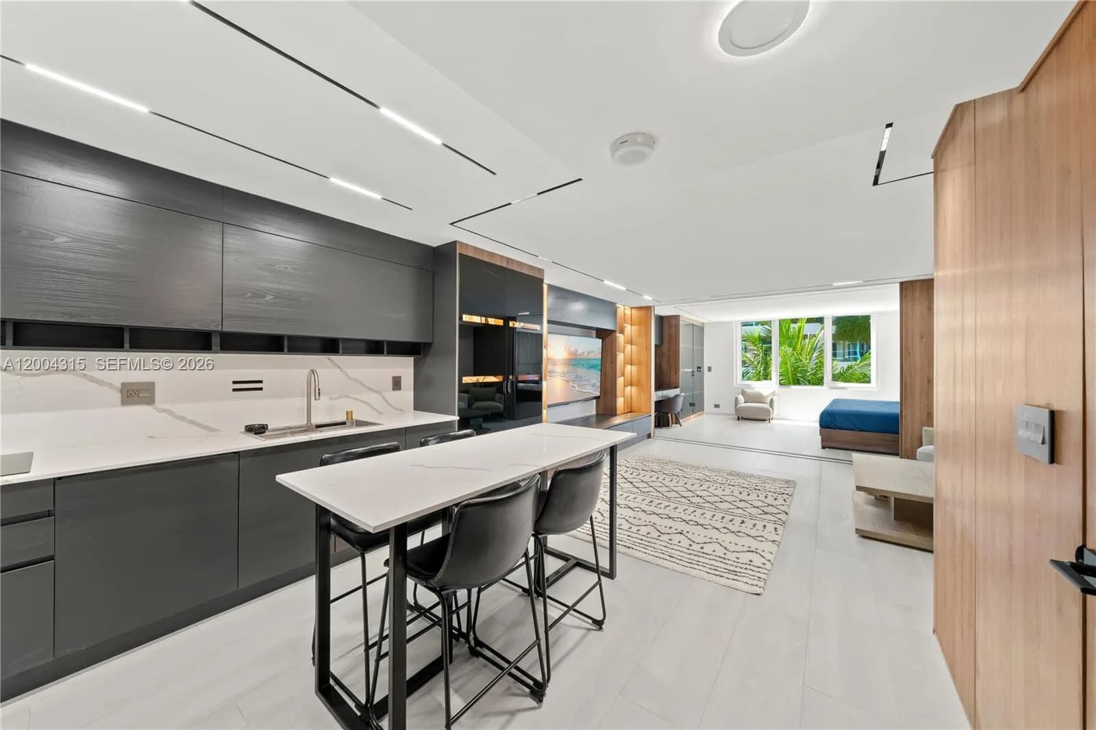 2301 Collins Ave # 432, Miami Beach FL 33139