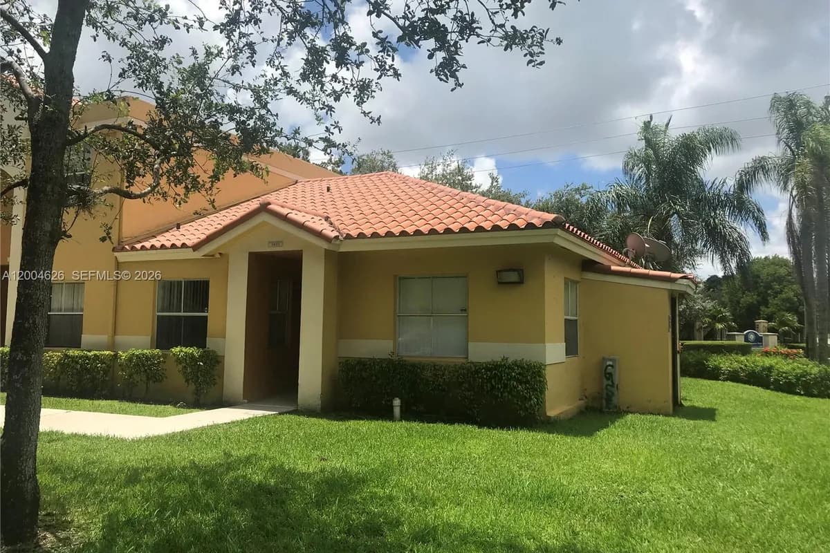 3825 NW 90th Ave # 3825, Sunrise FL 33351