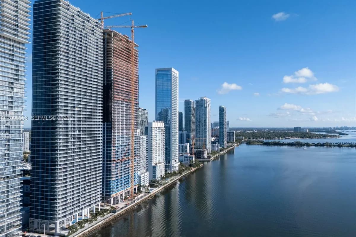 700 NE NE 24TH ST # 3002A, Miami FL 33137