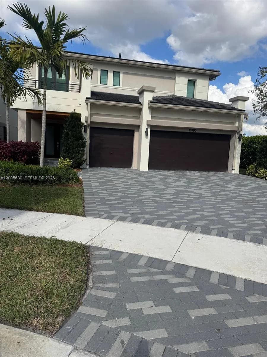 4 bedroom 4 bath Residential for sale at 10790 Aqua Ct, Parkland FL 33076