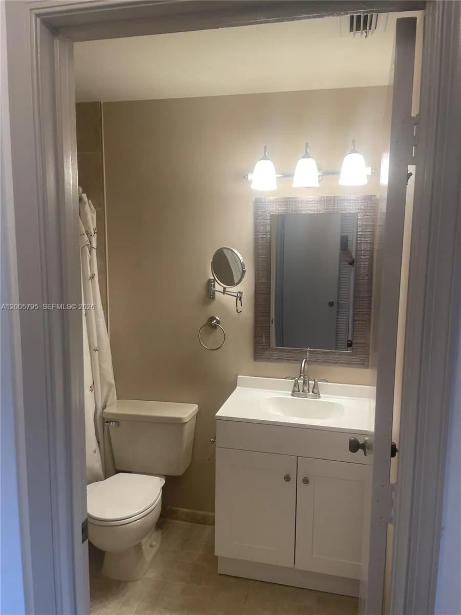6553 SE Federal Hwy # 102, Stuart FL 34997