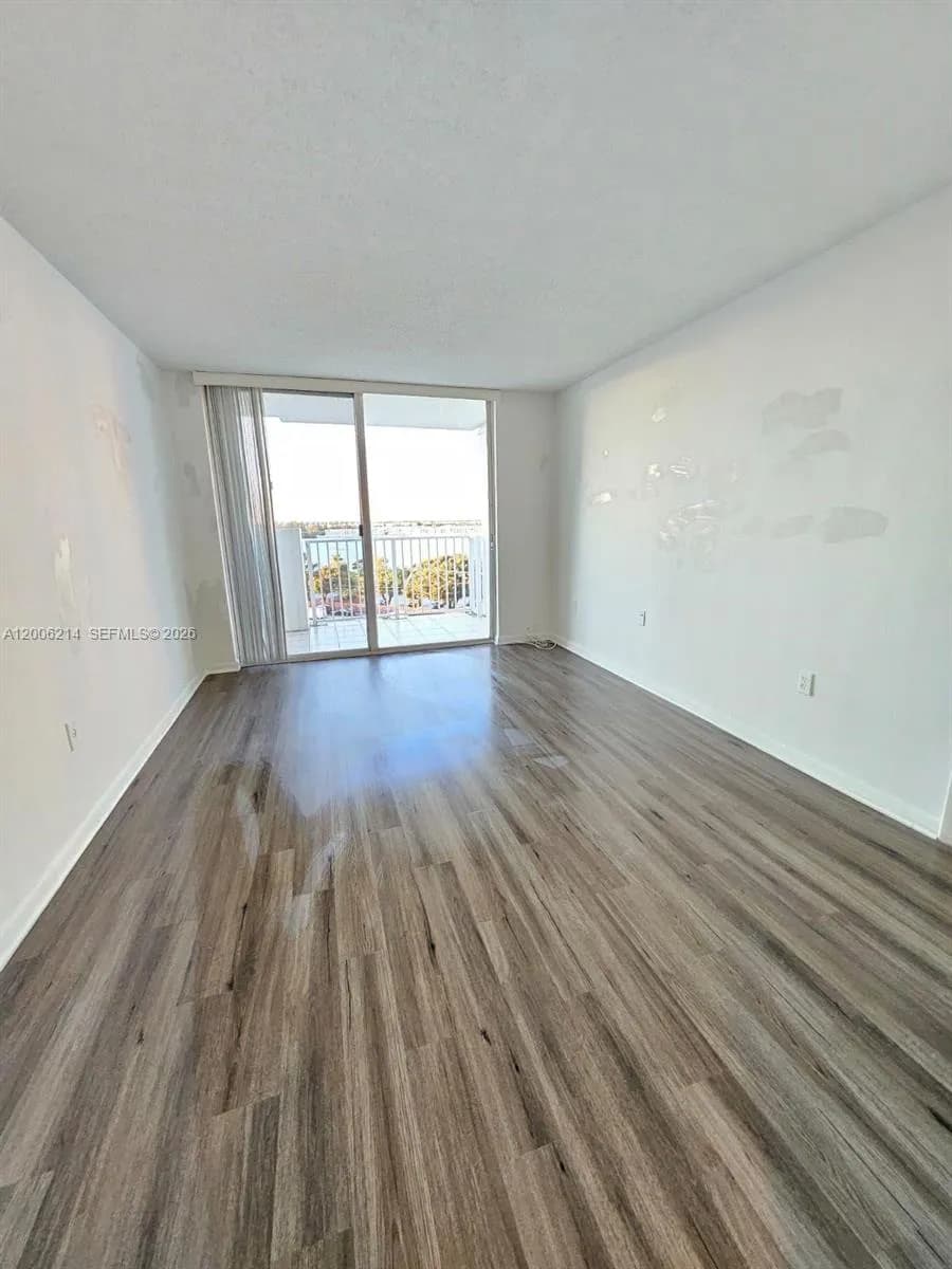 1200 NE Miami Gardens Dr # 812W, Miami FL 33179