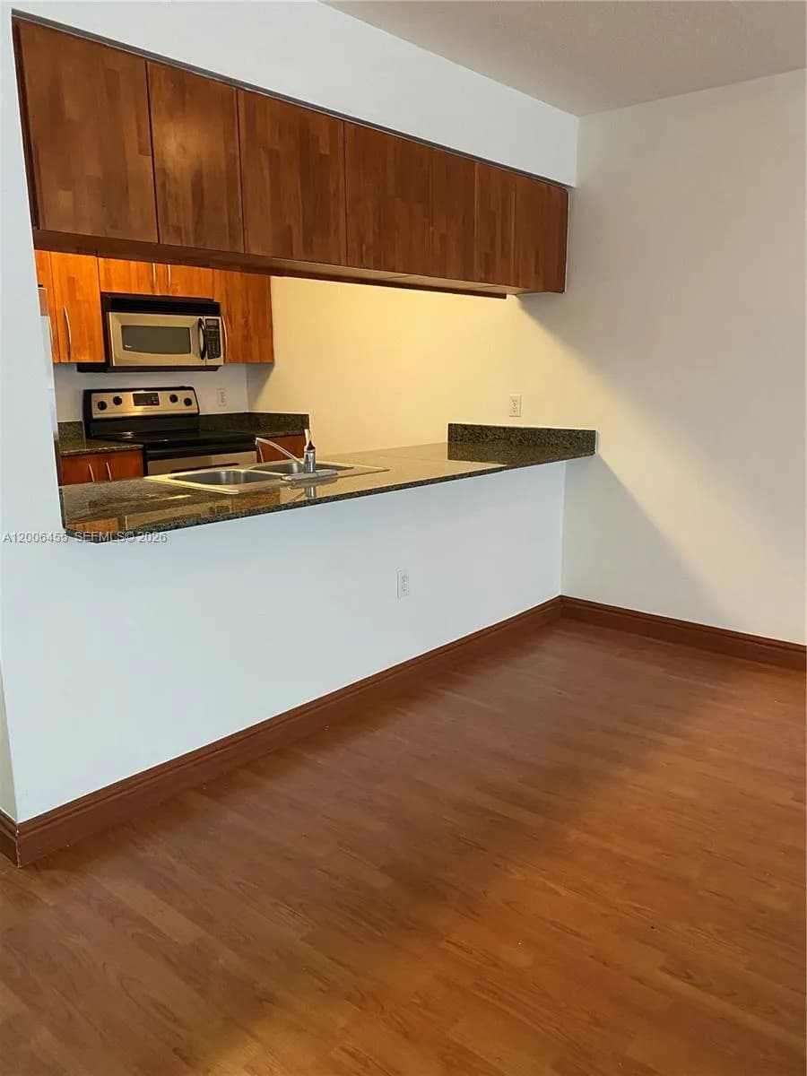 1200 Brickell Bay Dr # 1914, Miami FL 33131