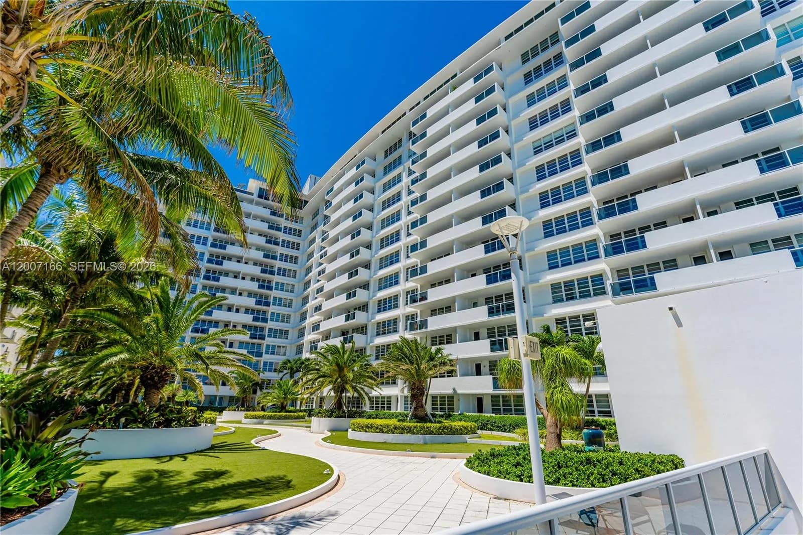100 LINCOLN RD # 944, Miami Beach FL 33139