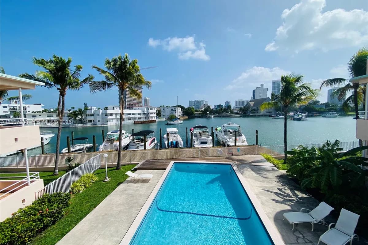 6881 Bay Dr # 11, Miami Beach FL 33141