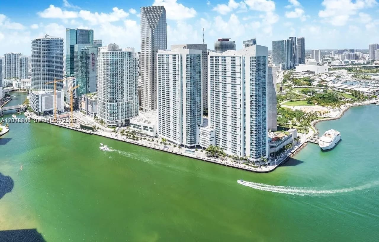1 bath for sale at 335 S Biscayne Blvd # 1106, Miami FL 33131