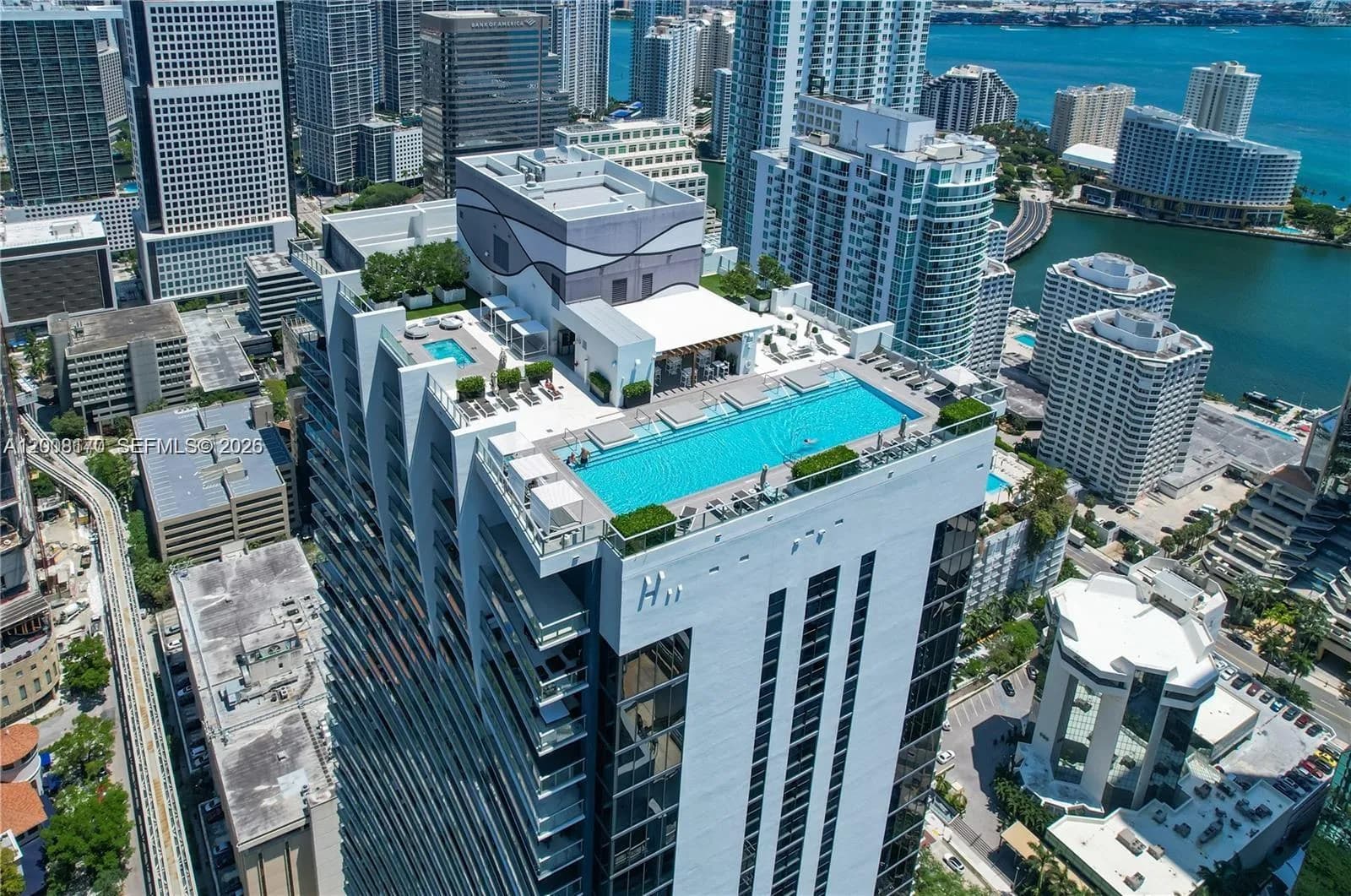 1 bedroom 1 bath for sale at 1010 Brickell Ave # 4211, Miami FL 33131