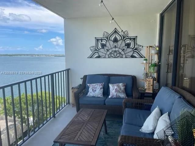 1 bedroom 2 bath for sale at 1865 Brickell Ave # A1104, Miami FL 33129