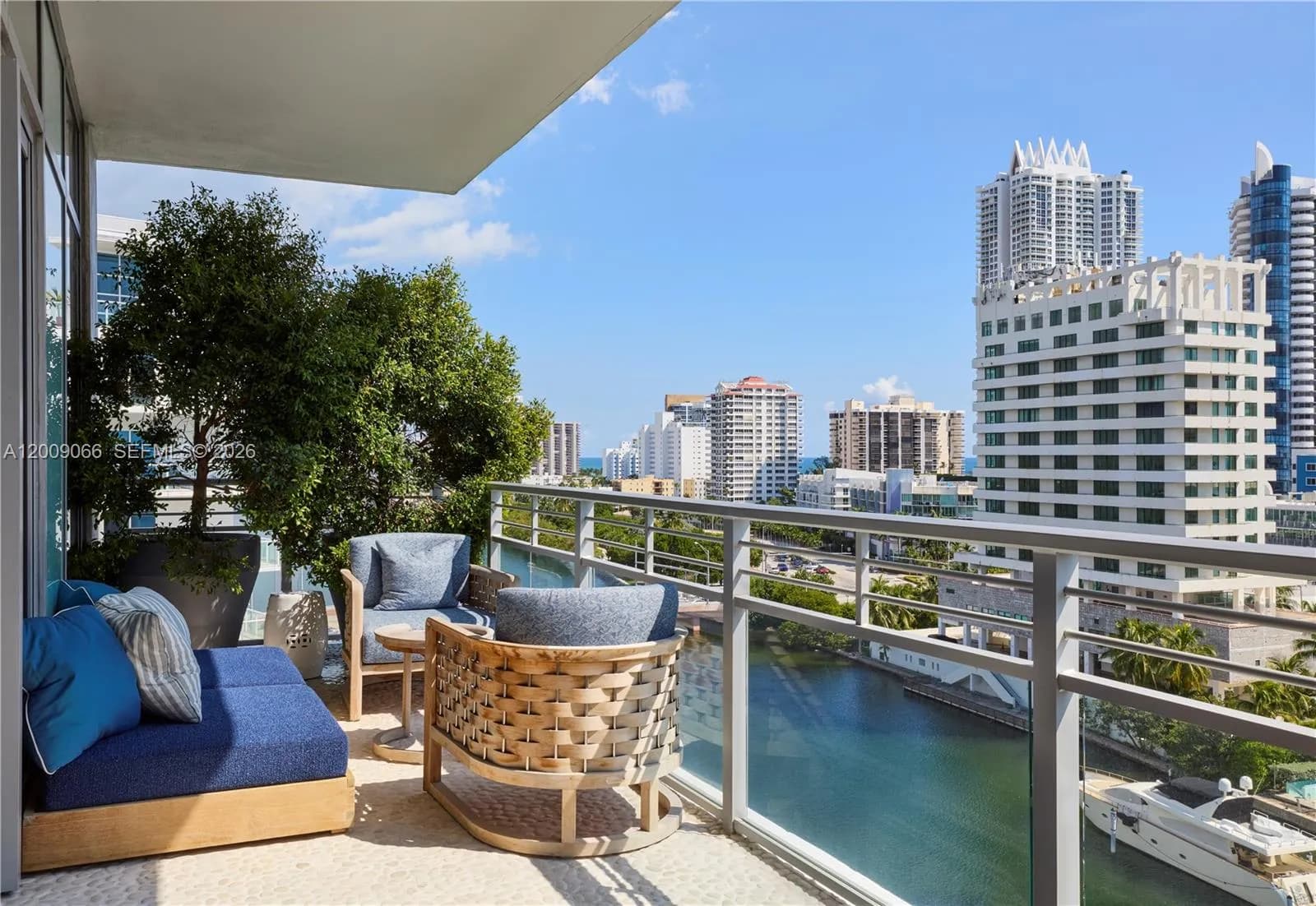 3 bedroom 3 bath for sale at 6101 Aqua Ave # 903, Miami Beach FL 33141