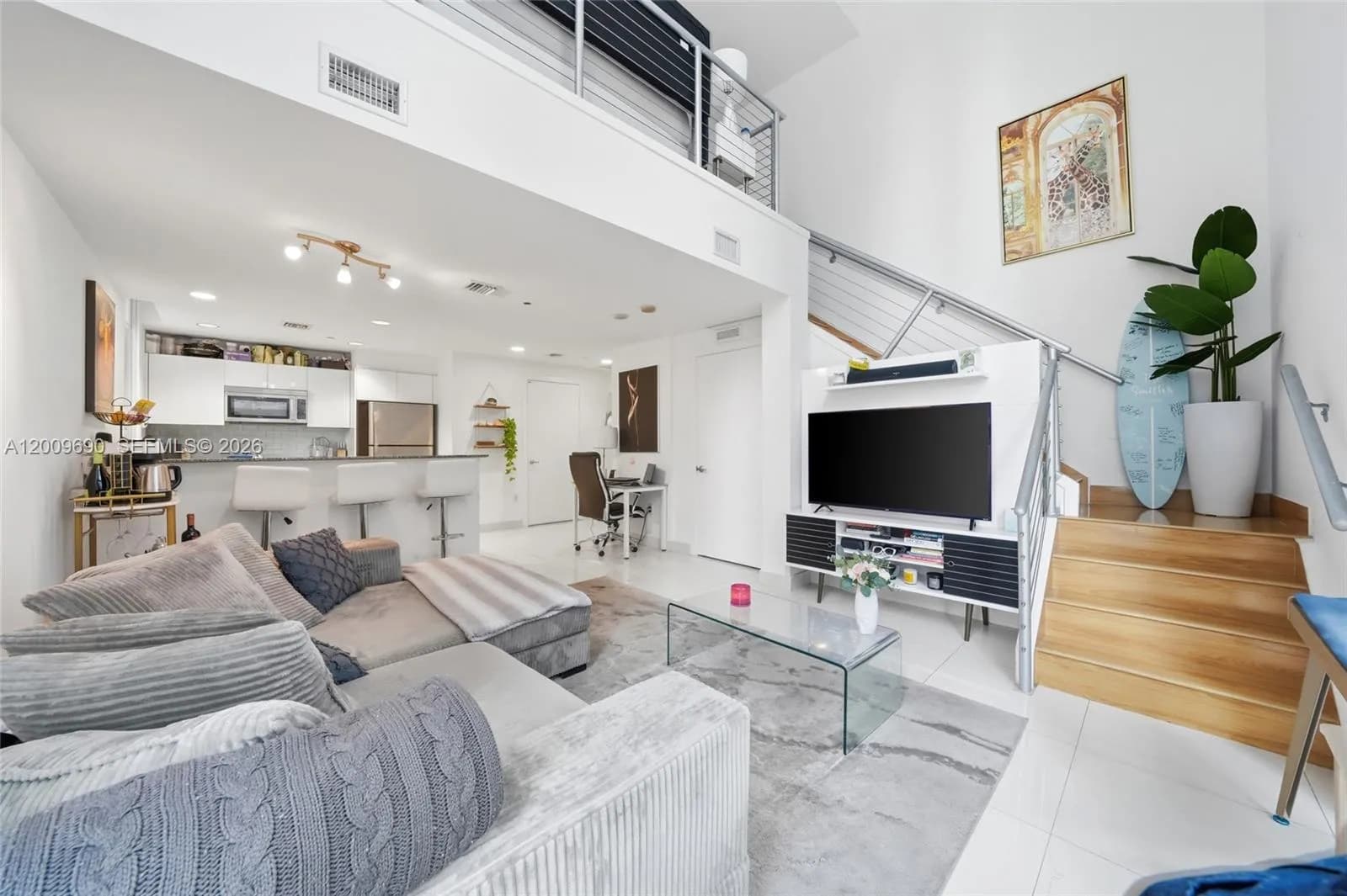 1 bedroom 1 bath for sale at 1050 Brickell Ave # 1002, Miami FL 33131
