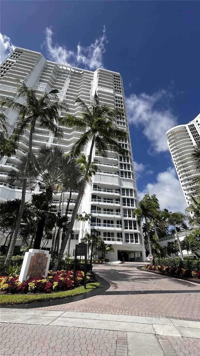 21150 Point Pl # 1202, Aventura FL 33180