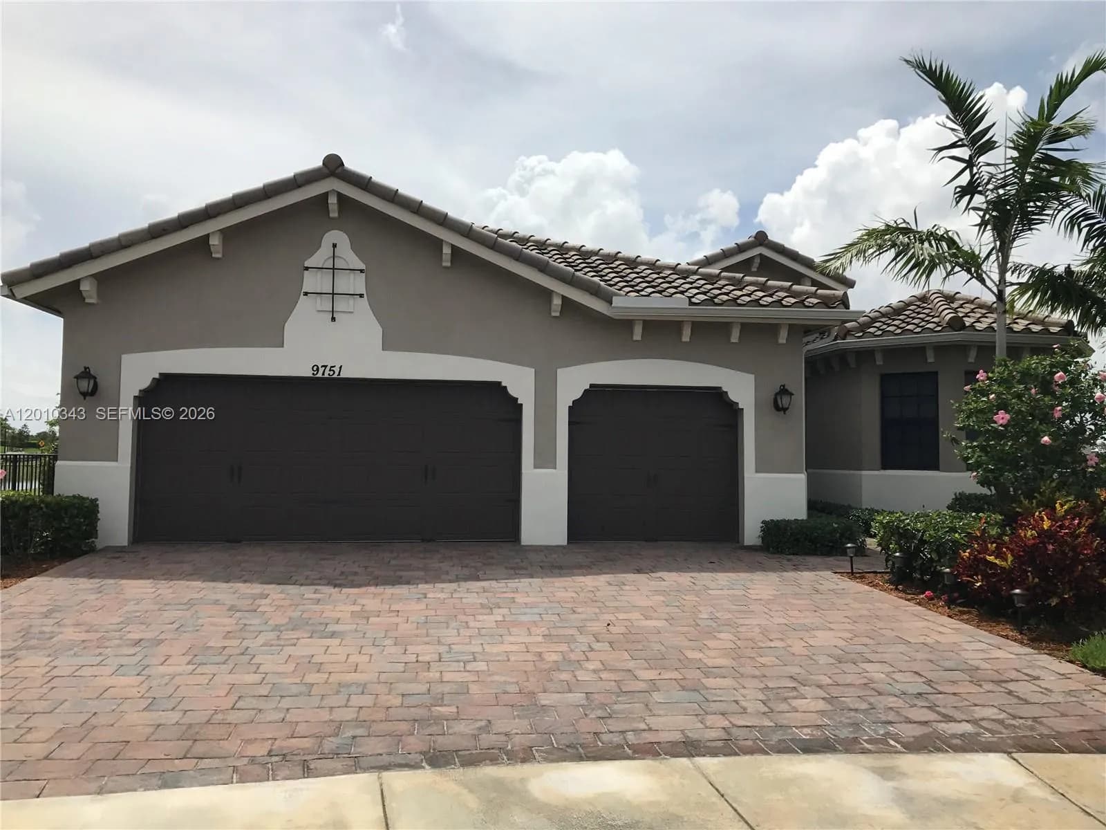 4 bedroom 3 bath Residential for sale at 9751 Lakeview Ln, Parkland FL 33076