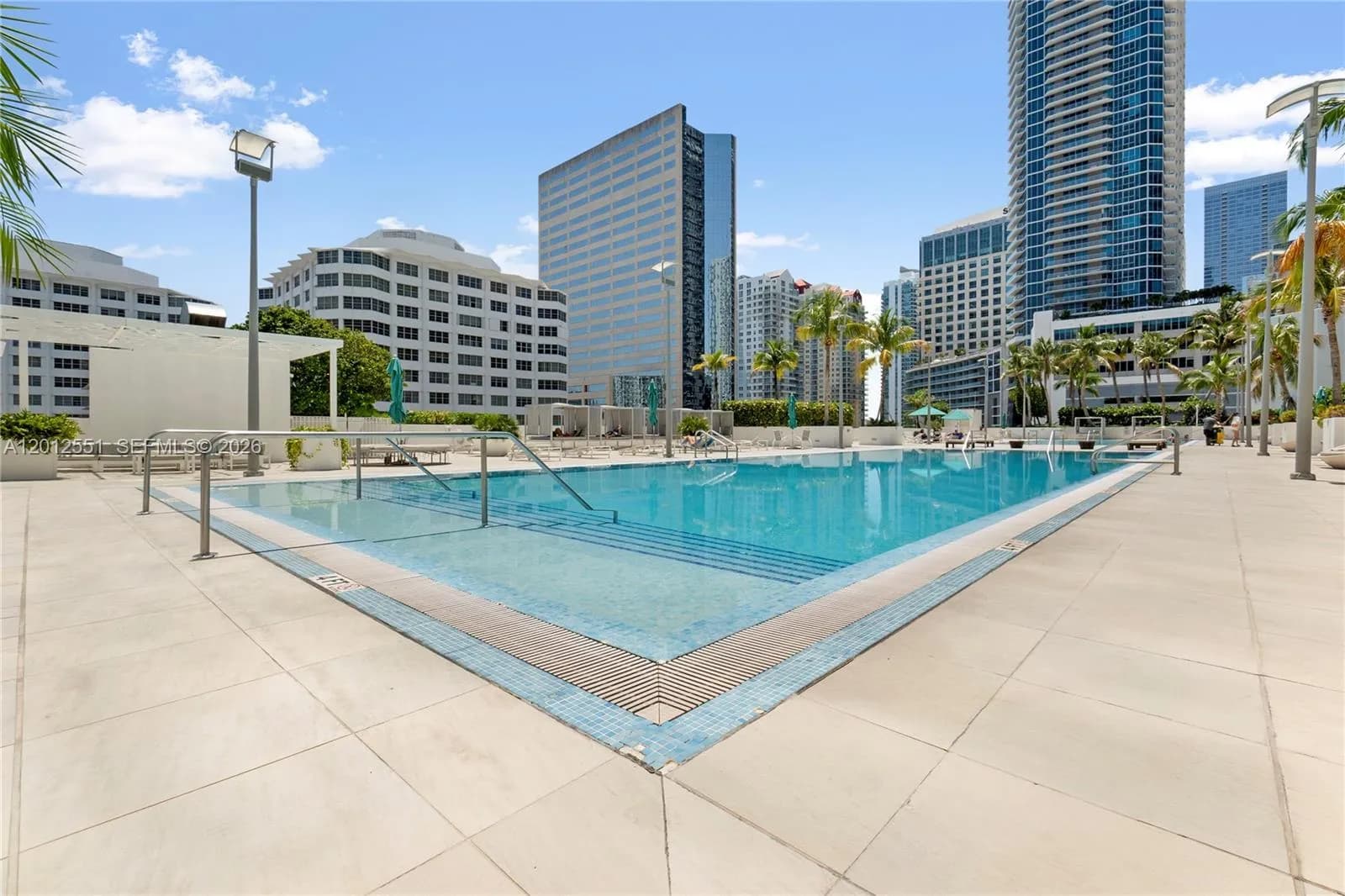 1 bedroom 1 bath for sale at 950 Brickell Bay Dr # 601, Miami FL 33131