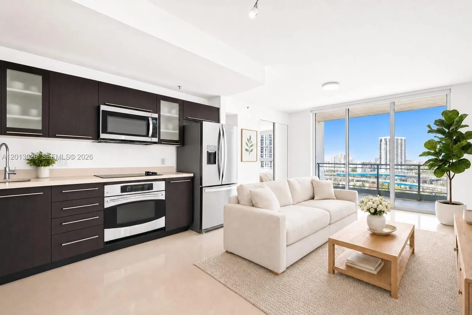 1 bedroom 1 bath for sale at 90 SW 3rd St # 1608, Miami FL 33130