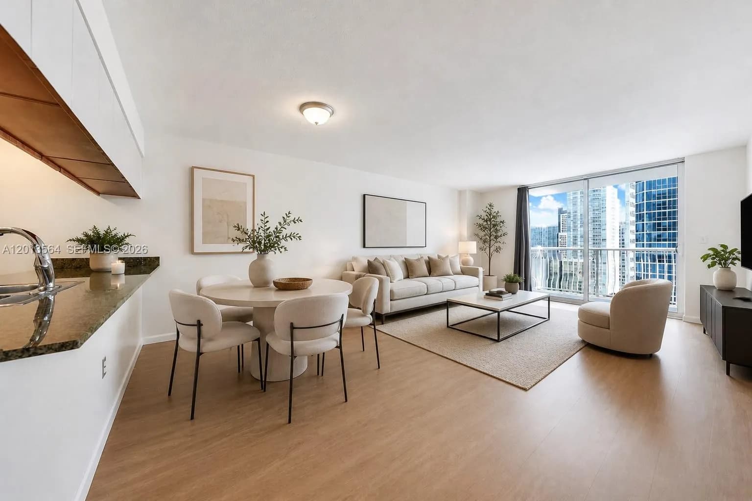 1 bedroom 1 bath for sale at 1200 Brickell Bay Dr # 3122, Miami FL 33131