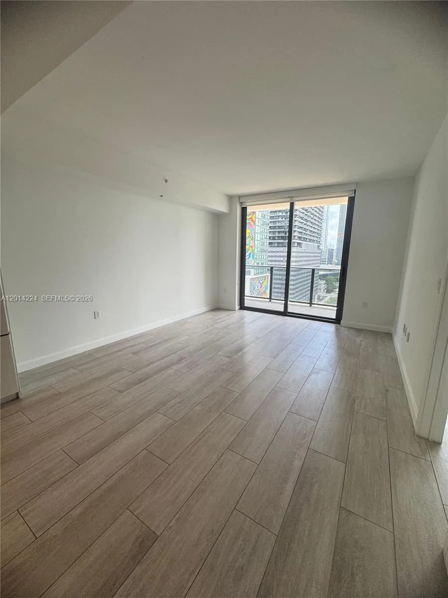 45 SW 9th St # 1104, Miami FL 33130