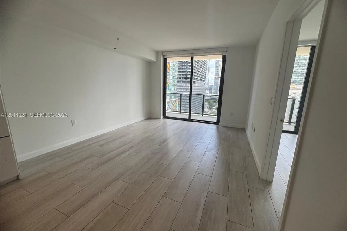45 SW 9th St # 1104, Miami FL 33130