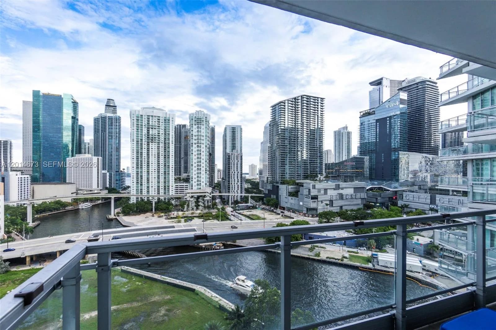 2 bedroom 2 bath for sale at 92 SW 3rd St # 1812, Miami FL 33130