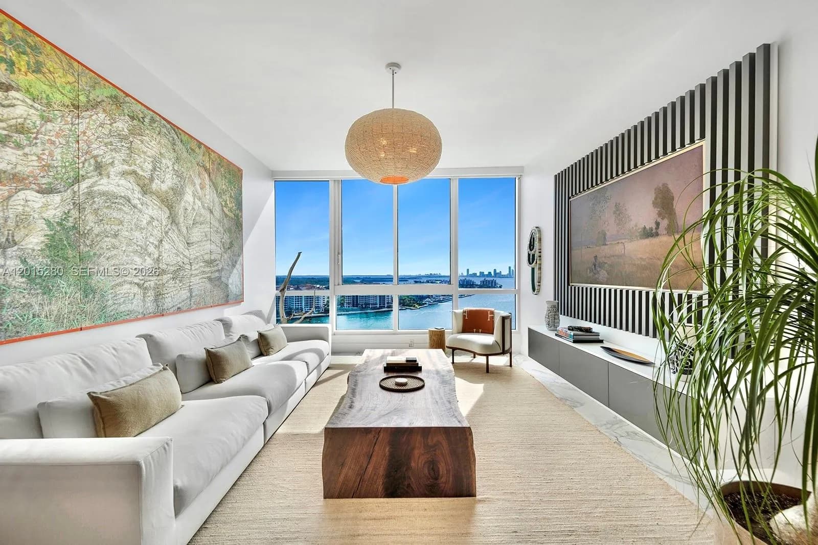 1 bedroom 1 bath for sale at 100 S Pointe Dr # 2003, Miami Beach FL 33139