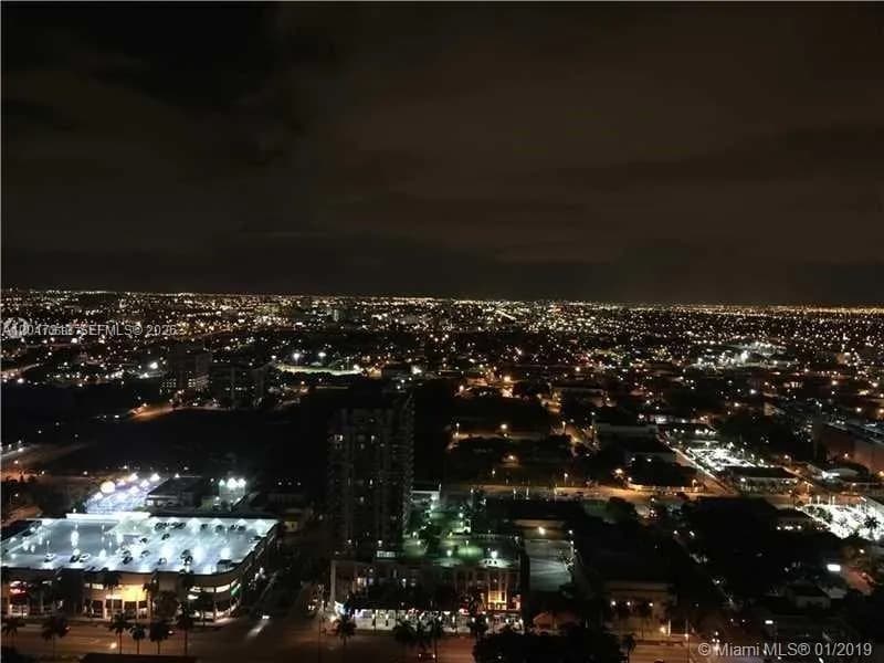 1 bedroom 1 bath for sale at 1800 N Bayshore Dr # 1704, Miami FL 33132