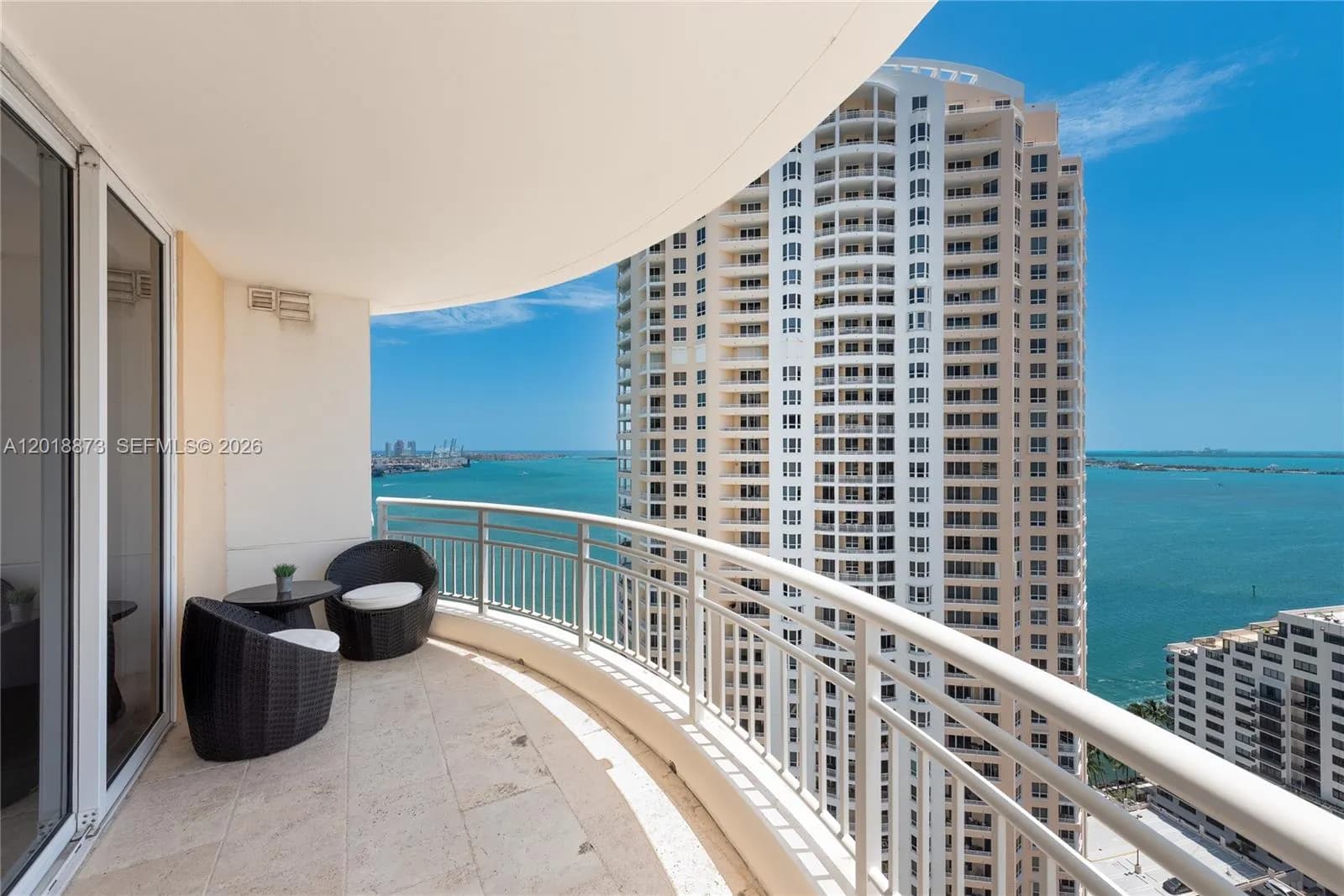 1 bedroom 1 bath for sale at 848 Brickell Key Dr # 2703, Miami FL 33131