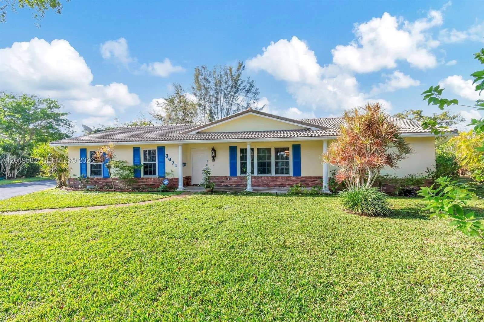 4 bedroom 2 bath Residential for sale at 3671 NW 98th Ter, Coral Springs FL 33065