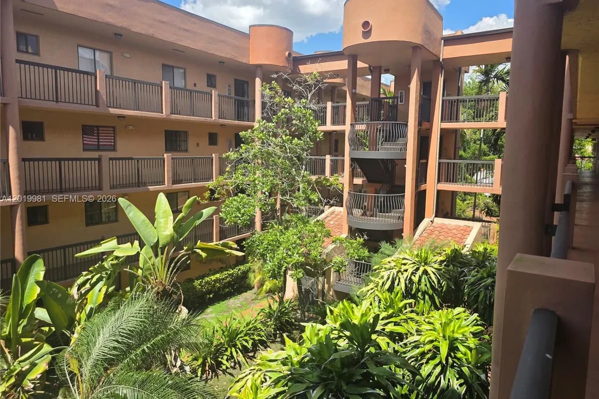 5500 W 21st Ct # 306, Hialeah FL 33016