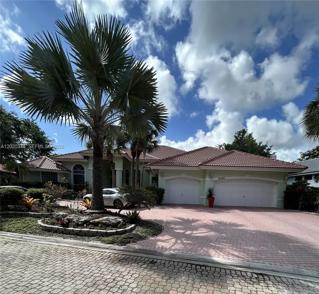 5 bedroom 4 bath Residential for sale at 12044 NW 9th Pl, Coral Springs FL 33071