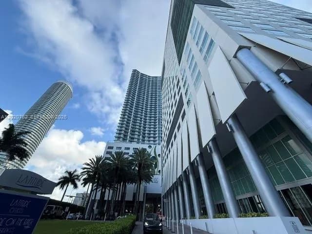 2 bedroom 2 bath for sale at 185 SW 7th St # 3803, Miami FL 33130