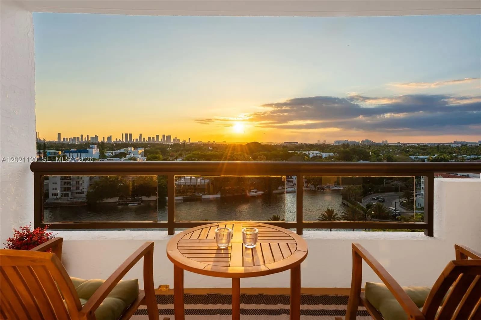 2 bedroom 2 bath for sale at 2555 Collins Ave # 1106, Miami Beach FL 33140