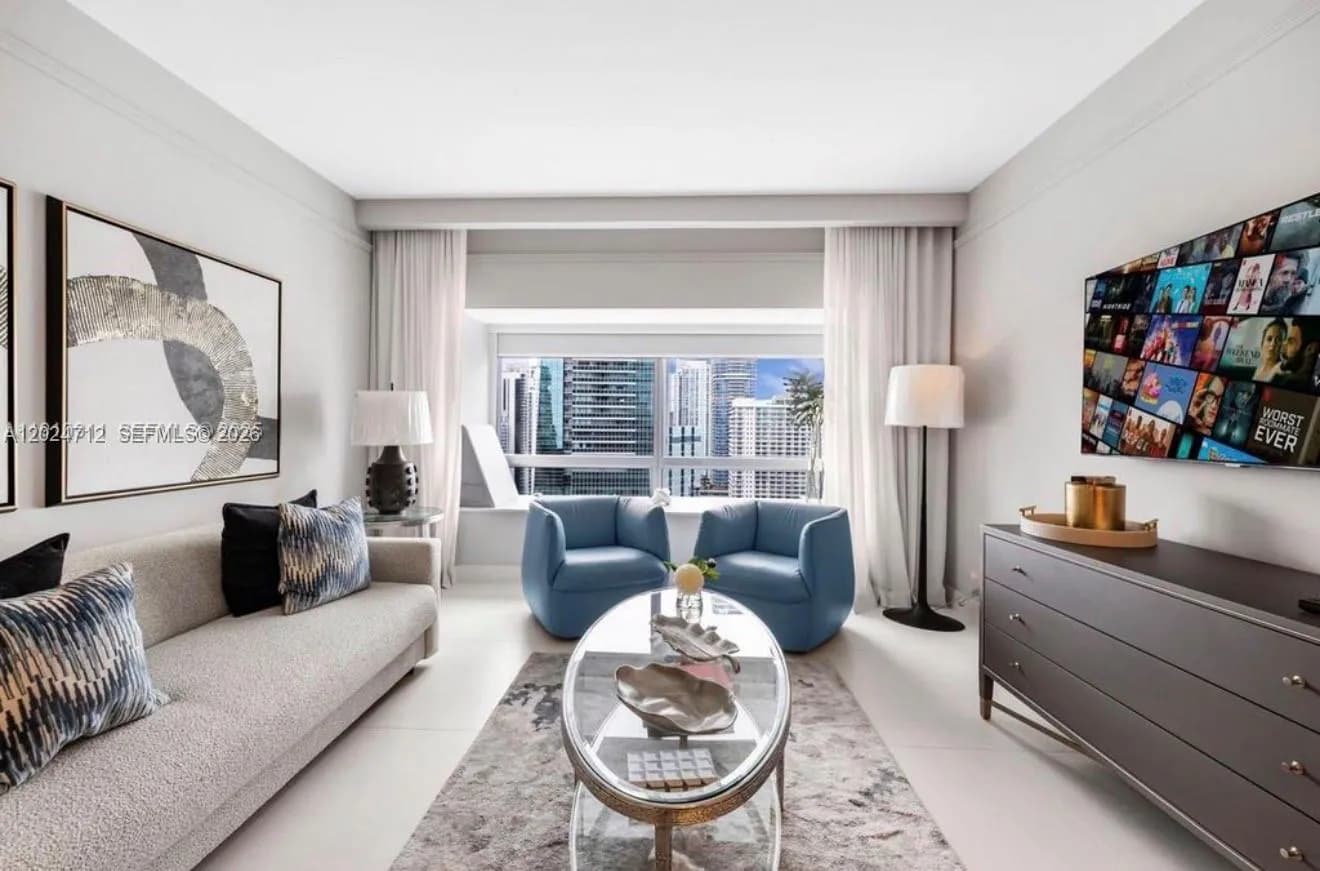 1 bedroom 1 bath for sale at 1435 Brickell Ave # 3410, Miami FL 33131
