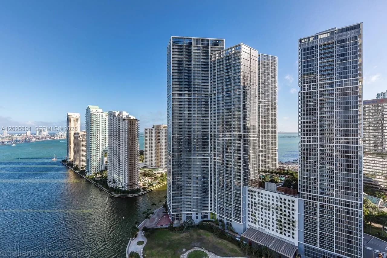 2 bedroom 2 bath Residential for sale at 200 Biscayne Boulevard Way # 3102, Miami FL 33131