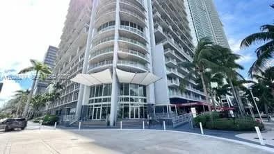 1 bedroom 1 bath Residential for sale at 690 SW 1st Ct # 1908, Miami FL 33130