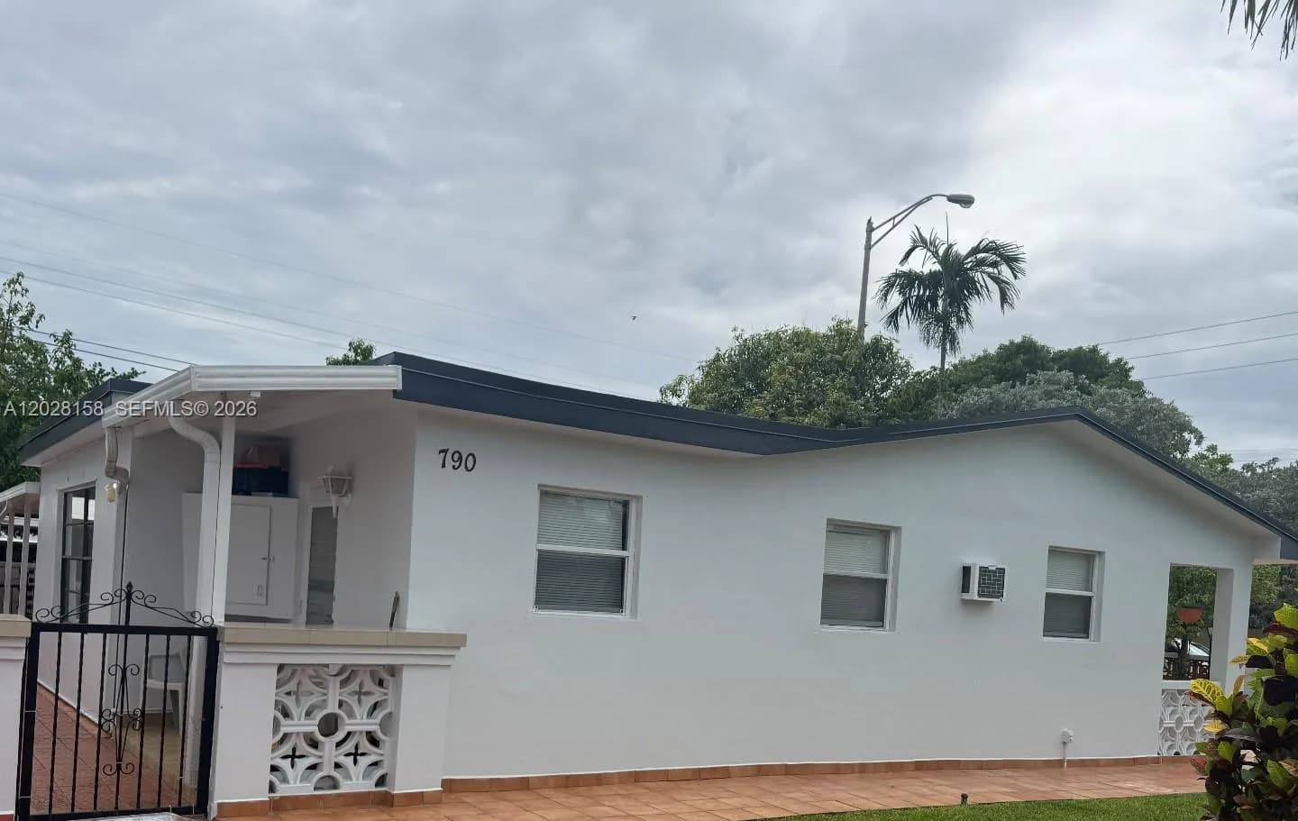 790 W 73rd Pl, Hialeah FL 33014