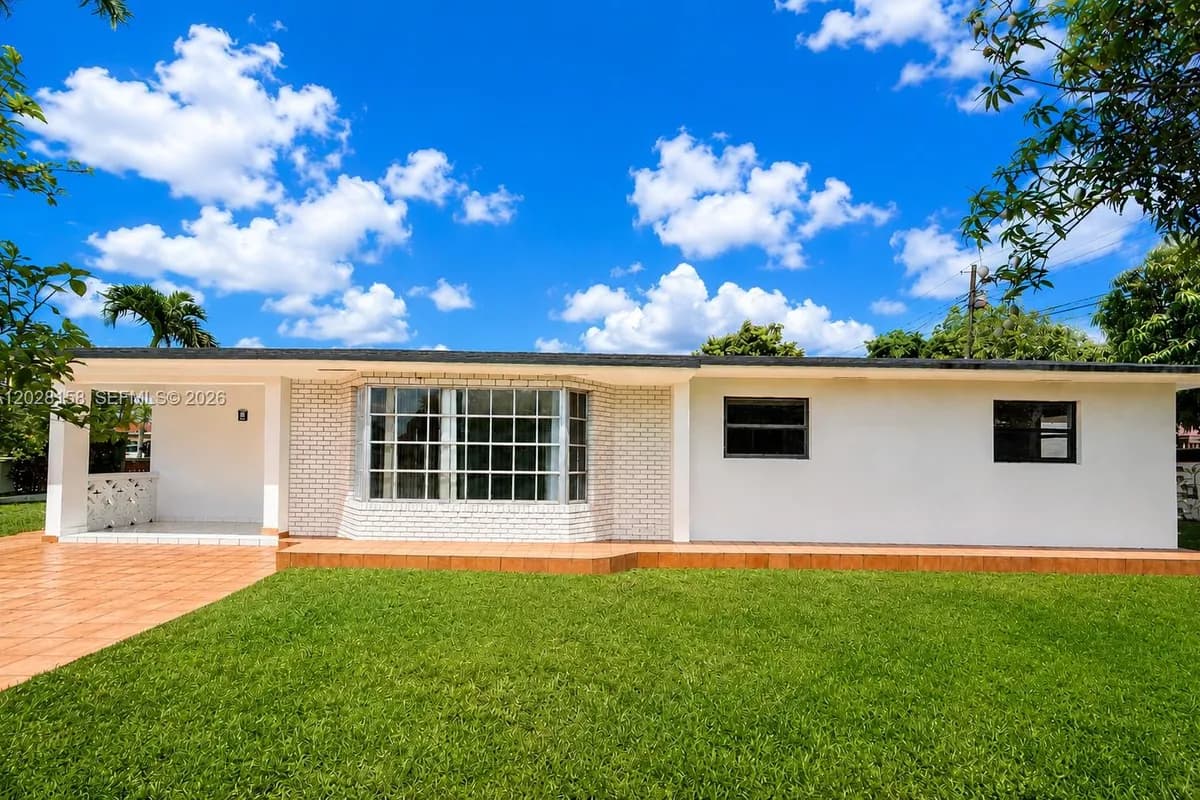 790 W 73rd Pl, Hialeah FL 33014