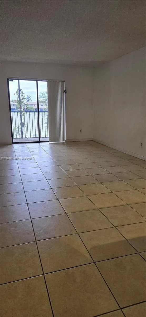1072 NW 106th Ter # 205, Pembroke Pines FL 33026