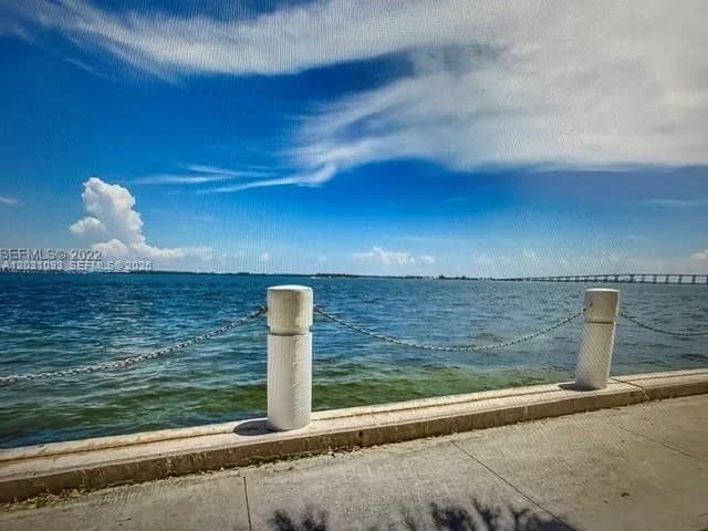 2 bedroom 2 bath Residential for sale at 1420 Brickell Bay Dr # 1107C, Miami FL 33131
