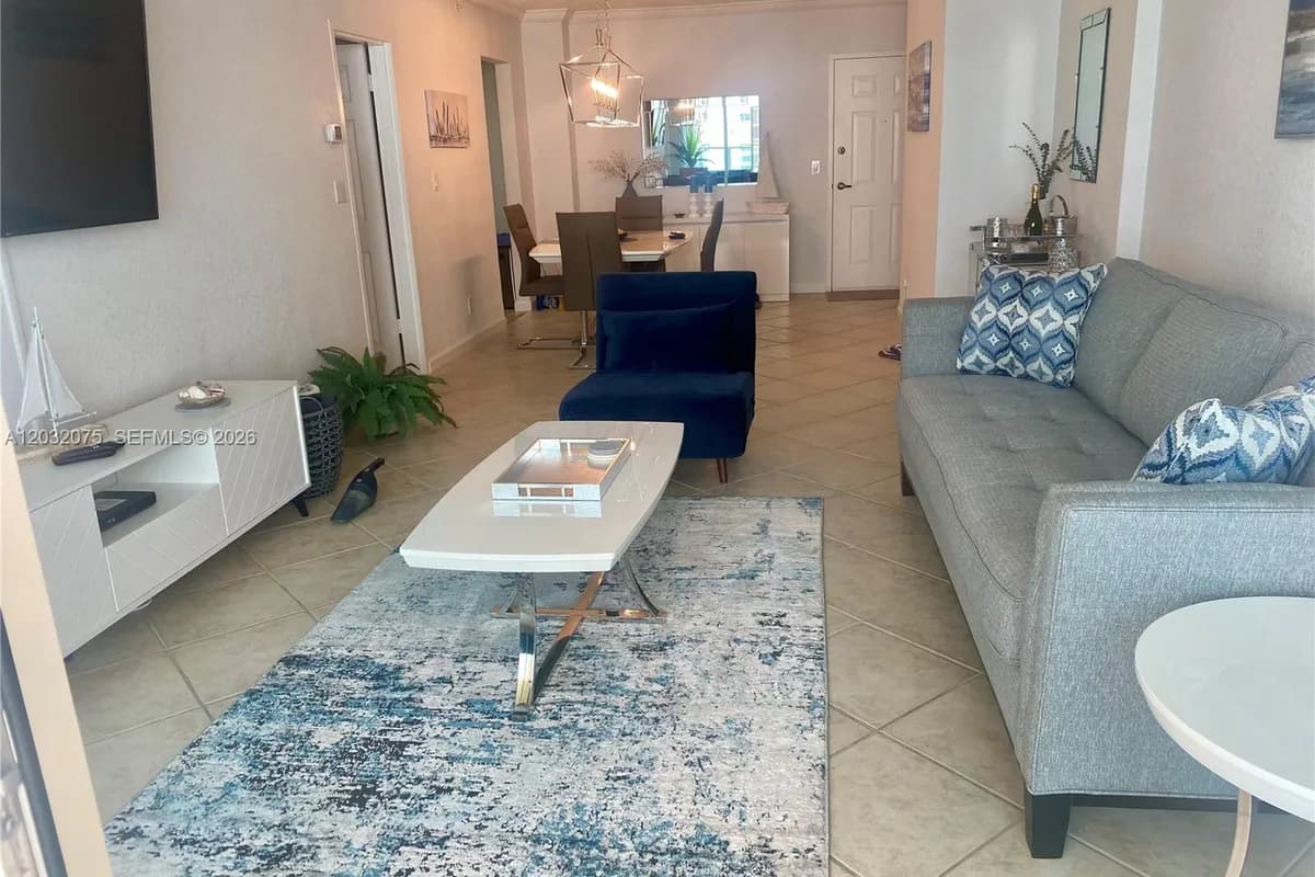 2501 S Ocean Dr, Hollywood FL 33019