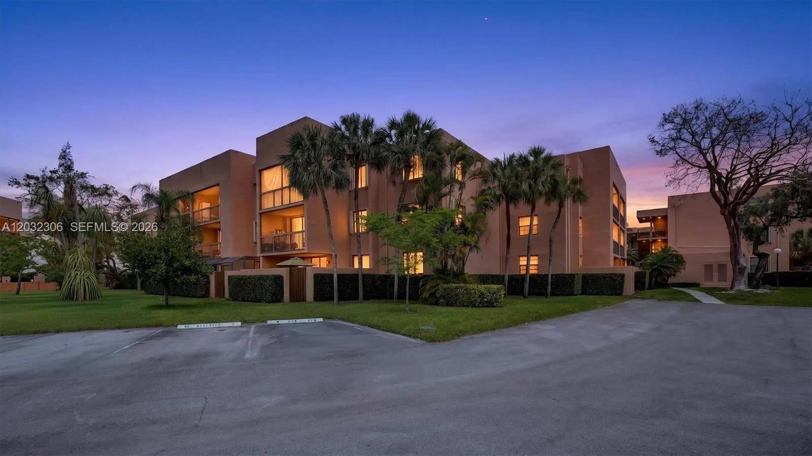 10975 SW 107th St # 302, Miami FL 33176