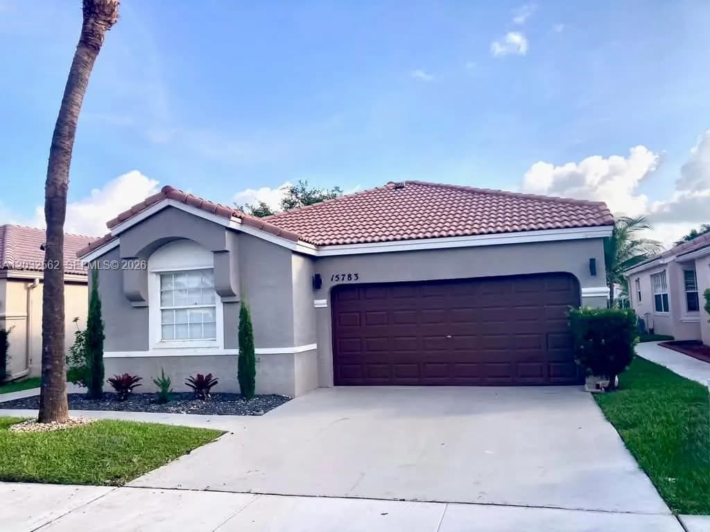 15783 NW 16th Ct, Pembroke Pines FL 33028