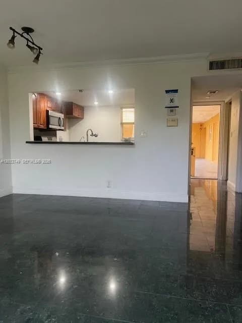17911 NW 68th Ave # P208, Hialeah FL 33015