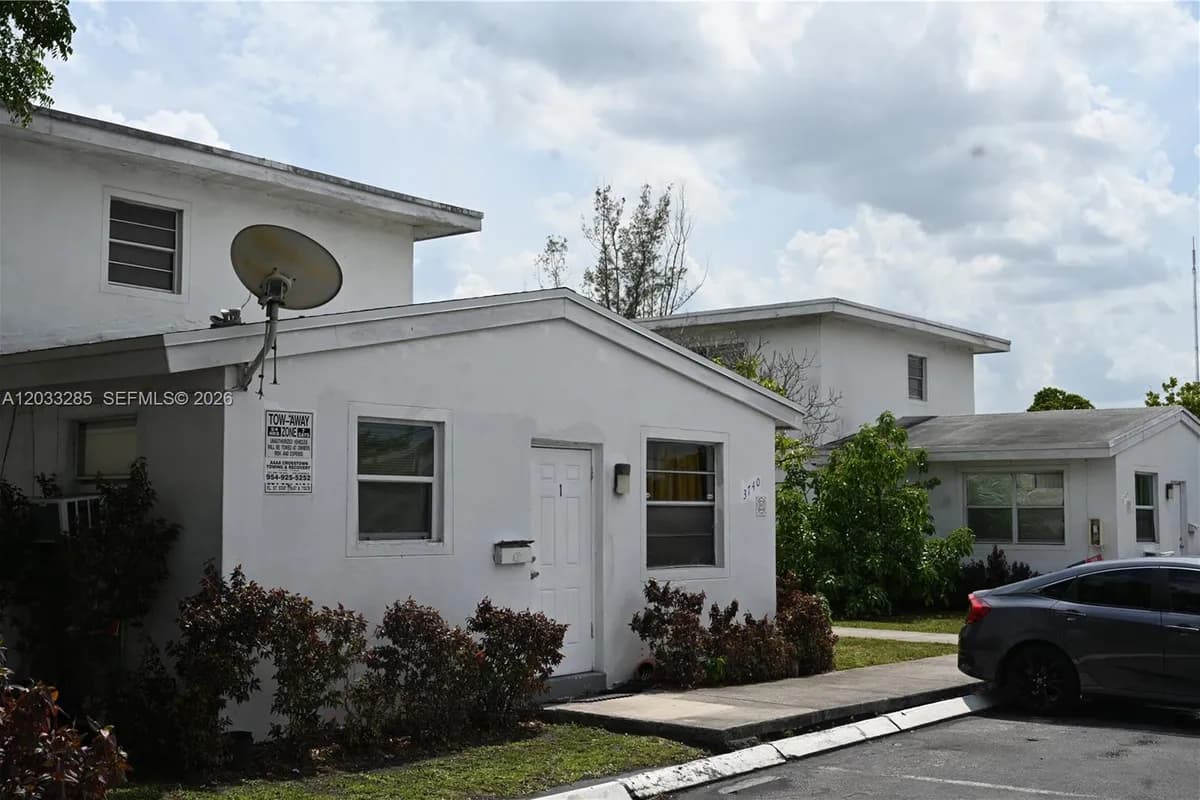 3744 W Hallandale Beach Blvd, Pembroke Park FL 33023