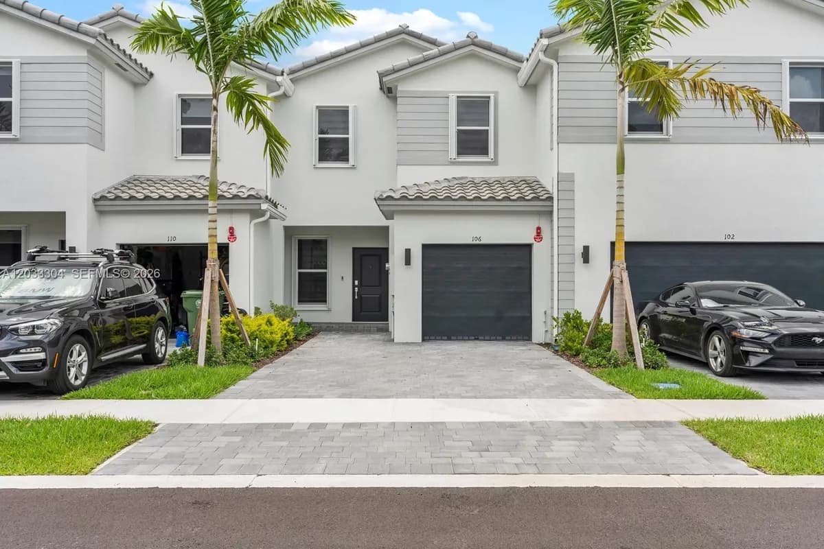 106 SW 184th Pl # 106, Pembroke Pines FL 33029